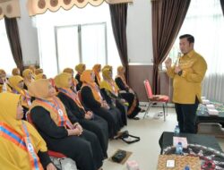 Hadiri Wisuda Akademia Paradigta Kewirausahaan, Pj. Bupati : perempuan penggerak Ekonomi.