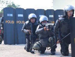 Latihan Kemampuan PHH Satbrimob Polda Kalbar Bentuk Kesiapan Polri Menyambut Pilkada Serentak Tahun 2024