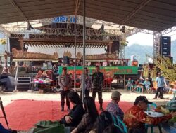 Batuud Koramil 0818/30 Tirtoyudo Peltu Wahono Hadiri Acara Adat Larungan dan Petik Laut