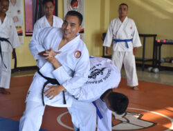 Tumbuhkan Rasa Percaya Diri, Personel Brimob Kalbar Latihan Bela Diri