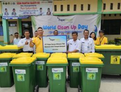 Peringati World Cleanup Day FajarPaper Adakan Edukasi Pengelolaan Sampah bagi Siswa SD di Muara Gembong