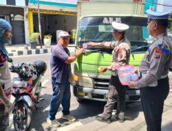 Operasi Zebra, Satlantas Polres Kediri Kota Edukasi Masyarakat tentang Tata Tertib Berlalu Lintas di Jalan