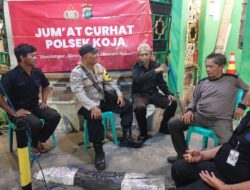 Bhabinkamtibmas Polsek Koja Gelar Progam Rebug Warga di Pos Satkamling RW 06