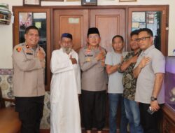Kapolres Metro Jakarta Utara Silaturahmi Kediaman Habib Abdullah Bin Alwi Al Atthas, Pimpinan Majelis Ta’lim Wattaddzikir Qodrulatthas