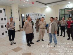 Polsek Cilincing Bersama Unsur Tiga Pilar Pengecekan Gudang Logistik PPK Cilincing dan Posko Pilkada 2024 di Kecamatan Cilincing