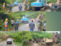 Tanah Longsor Kembali Menutup Badan Jalan Tepatnya Di Jalan Uning-Pamar, Polisi Dan TNI Lakukan Penanganan Dilokasi