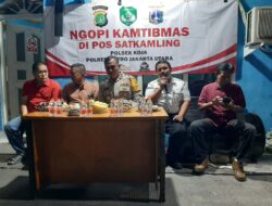 Kapolsek Koja Ngopi Kamtibmas Bersama Warga RW 04 Tugu Utara Sampaikan Pesan Guantibmas