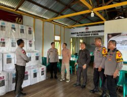 Kapolres Kapuas Hulu Pantau Logistik Pilkada di PPK