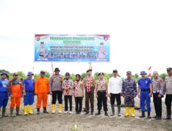 Polres Pidie Tanam 300 Pohon Mangrove