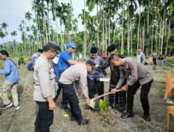 HAP ke-79 KARI, Kapolres Pidie diwakili Kasi Humas Hadiri Launching Gerakan Penanaman 2.500 Pohon Kakao
