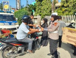 Jumat Barokah, Satlantas Polres Lhokseumawe Hadirkan Kepedulian untuk Warga