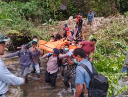 Satu Keluarga Hanyut di Sungai dari 4 yang Hanyut Dua Jenazah sudah Ditemukan