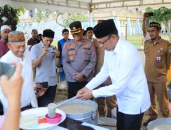 Wakil Wali Kota Lhokseumawe Husaini Buka Pembagian Kanji Rumbi Gratis
