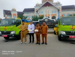 Bupati Aceh Utara Terima 2 Unit Mobil Tangki dan Hasil Pembangunan 1.177 Unit Septik Tank Senilai Lebih Rp.30 M