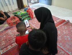 Istri Korban Pembunuhan Oknum TNI di Aceh Utara Komunikasi dengan Haji Uma via Video Call, Minta Pelaku di Hukum Berat