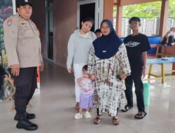 Anggota Polsek Rangkasbitung Polres Lebak Temui pengunjung Di Pintu Masuk Kolam Renang BIM
