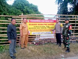 Pemdes Muarabakti Lakukan Pemagaran Cegah Keberlanjutan Pembuangan Sampah Liar di Pinggir Jalan*