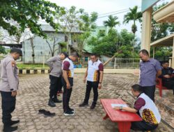 Tintak Lanjut Program Kapolres: Ipda Roni Timbang Berat Badan Personel
