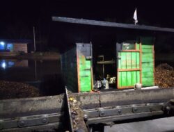 KM Putra Jaya Milik Asep Terbakar Usai Bongkar Muatan di Pelabuhan PKS 10 BPG Terentang, Diduga Akibat Ledakan Mesin