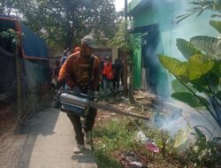 Pemdes Kedung Pengawas Laksanakan Fogging Dan Pemberantasan Sarang Nyamuk (PSN), Kades Nasaruddin: Gerakan Bersama Lawan DBD