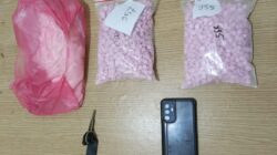 Polisi Ringkus Kurir Pil Ekstasi Dengan Jumlah Besar