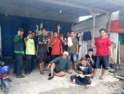 Pemdes Srimahi Bersama Masyarakat Lakukan Goloran Angkat Sampah Penyebab Mampetnya Aliran Air