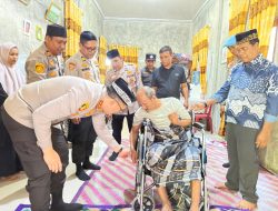 Polres Pidie Serahkan Tujuh Unit Kursi Roda kepada Penyandang Disabilitas