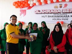 HUT Bhayangkara ke-79 di Polres Pidie Tim Persit Kodim 0102/Pidie Raih Juara Voli Putri