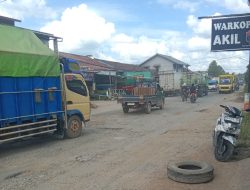 Warga Keluhkan Jalan Rusak dan Macet di Ruas Trans Kalimantan, Pemerintah Didesak Segera Bertindak