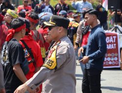 Kapolresta Pontianak Pimpin Pengamanan Aksi Damai Aliansi Masyarakat Kalbar Menggugat Penolakan Transmigrasi