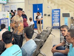 Haji Uma Fasilitasi Pemulangan 12 TKI Aceh dari Batam ke Kampung Halaman, Juga Dibantu BP3MI Aceh