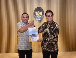 Dr. Sayuti Abubakar Temui Menkes Serahkan Dokumen Usulan Rumah Sakit Umum Lhokseumawe