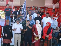 Wali Kota Lhokseumawe Lepas Pawai Karnaval HUT RI ke-80, Ketua Dekranasda Ikut Jalan Kaki