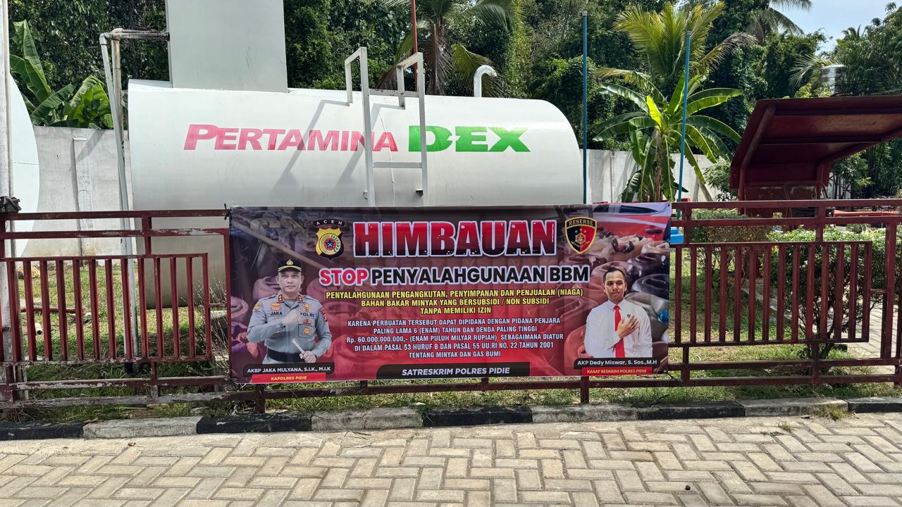 Antisipasi Penyalahgunaan BBM Bersubsidi di SPBU Polres Pidie Pasang Spanduk Himbauan