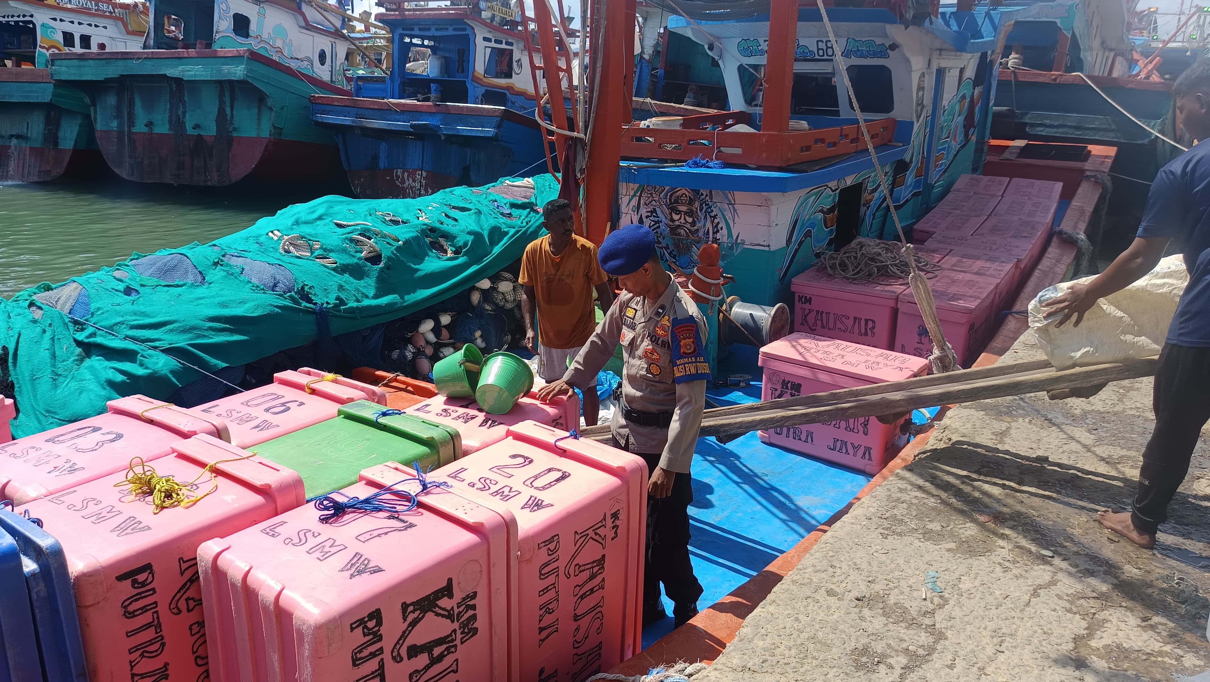 Patroli Rutin, Sat Pol Airud Polres Lhokseumawe Cegah Masuk, Keluar Barang Ilegal