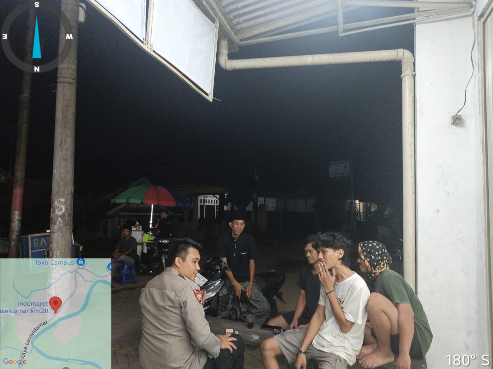 Kanit Binmas bersama anggota melaksanakan Patroli C3 di Wilkum Polsek Leuwidamar