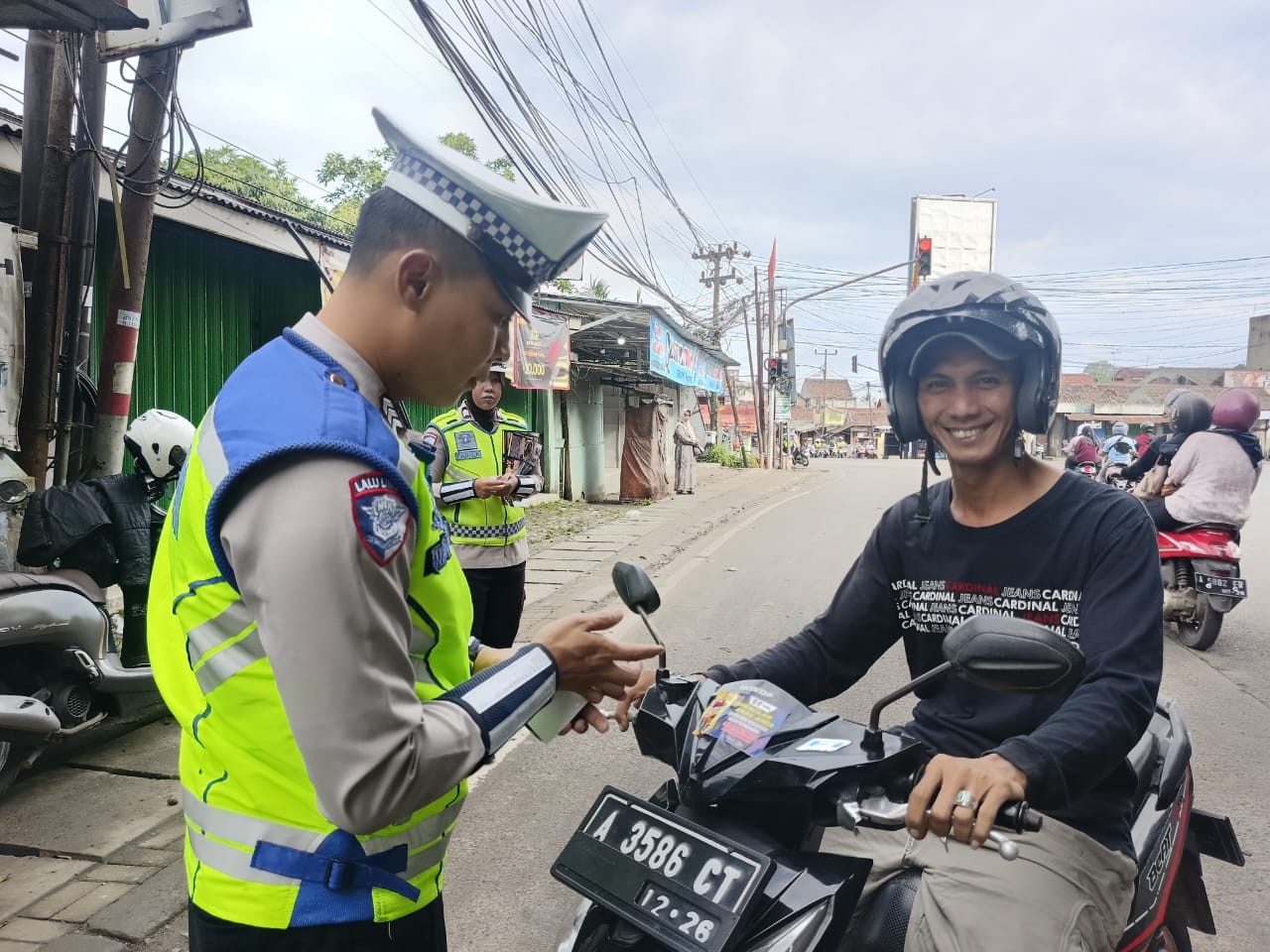 Hari Kelima, Sat Lantas Polres Lebak Laksanakan Ops Keselamatan Maung 2026 di Jalan Oto Iskandar Dinata dan Ir. Soetami