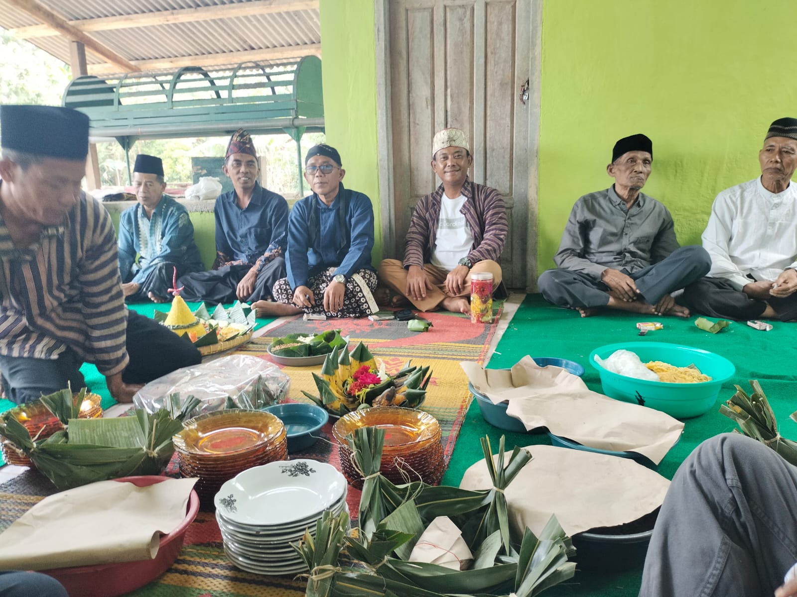 Warga Masyarakat Antusias Hadiri Acara Nyadran di TPU Makam Sari Desa Tri Harjo Merbau Mataram 