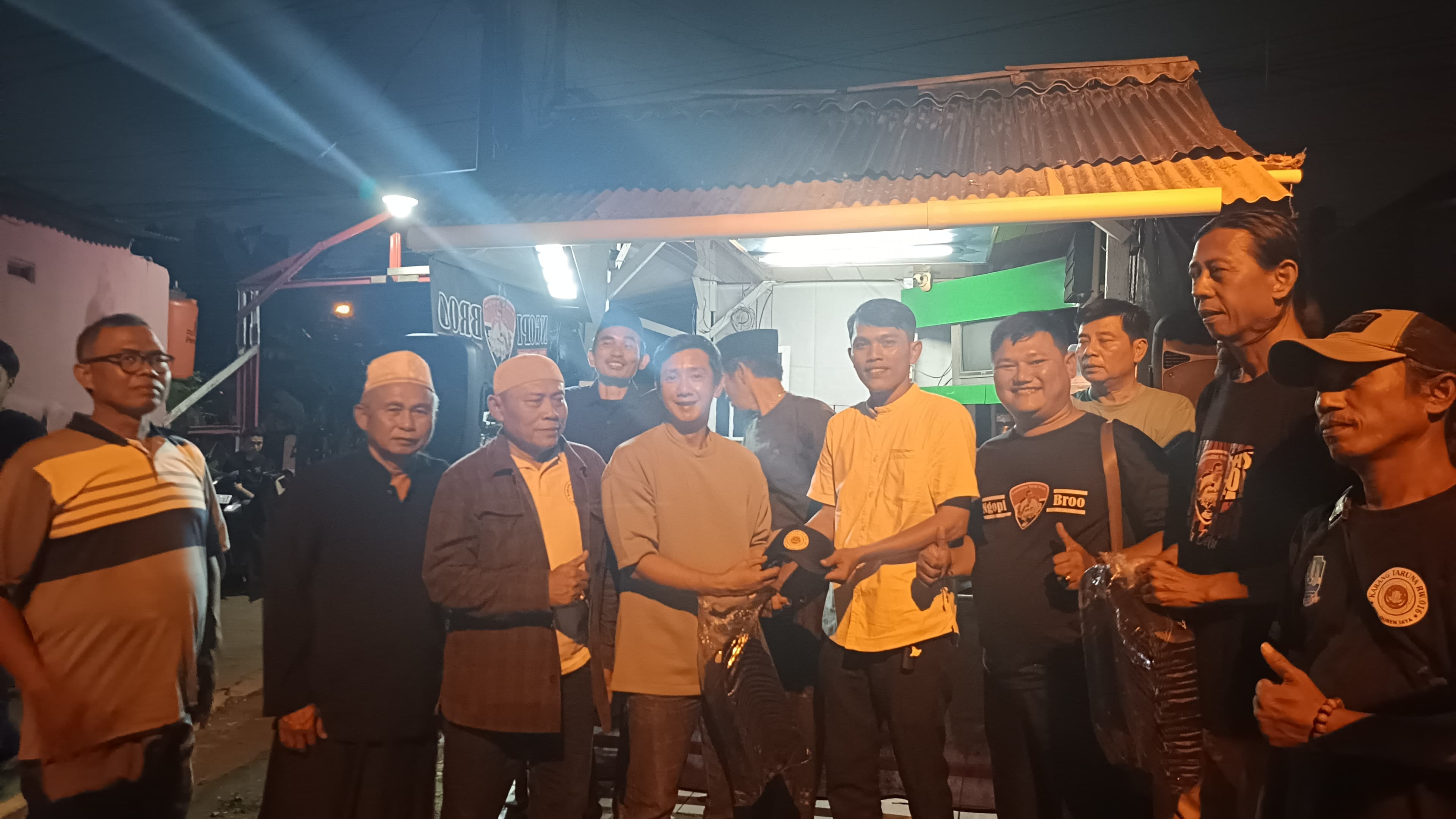 Sambut Ramadhan, Warga Durenjaya Gelar Ramah Tamah dan Komunitas Ngopi Broo Serahkan Atribut Topi Sub Karang Taruna ‎