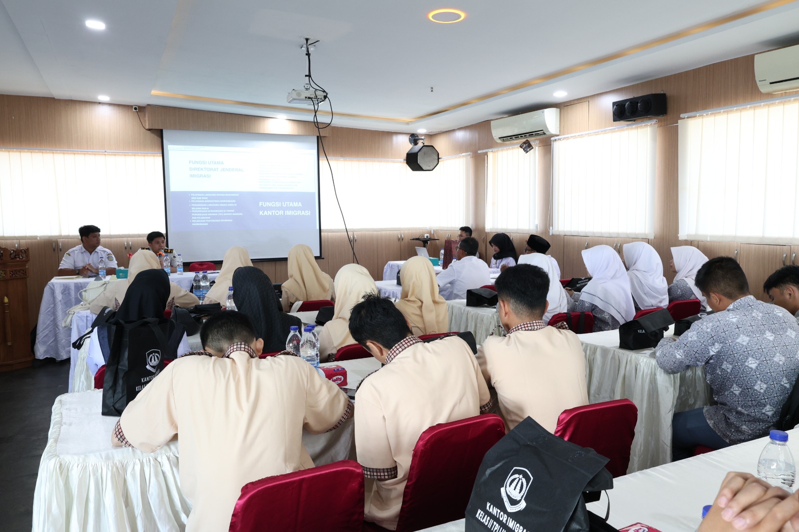 Cegah TPPO, Imigrasi Lhokseumawe Edukasi Generasi Muda, Tekankan Bahaya Kerja Nonprosedural ke Luar Negeri