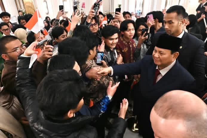 Presiden Prabowo Tiba di Amman, Disambut Putra Mahkota dan Dikawal F-16 AU Yordania