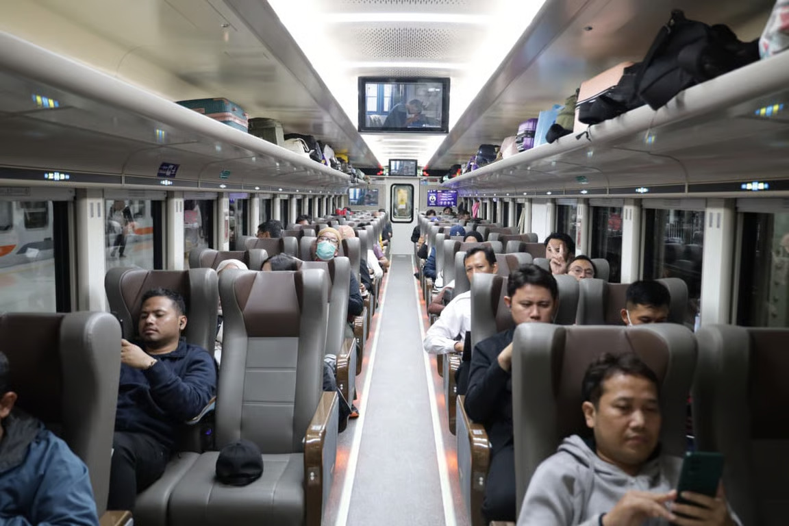 Penjualan Tiket KA Jarak Jauh Lebaran 2026 dari Daop 2 Bandung Diminati Masyarakat