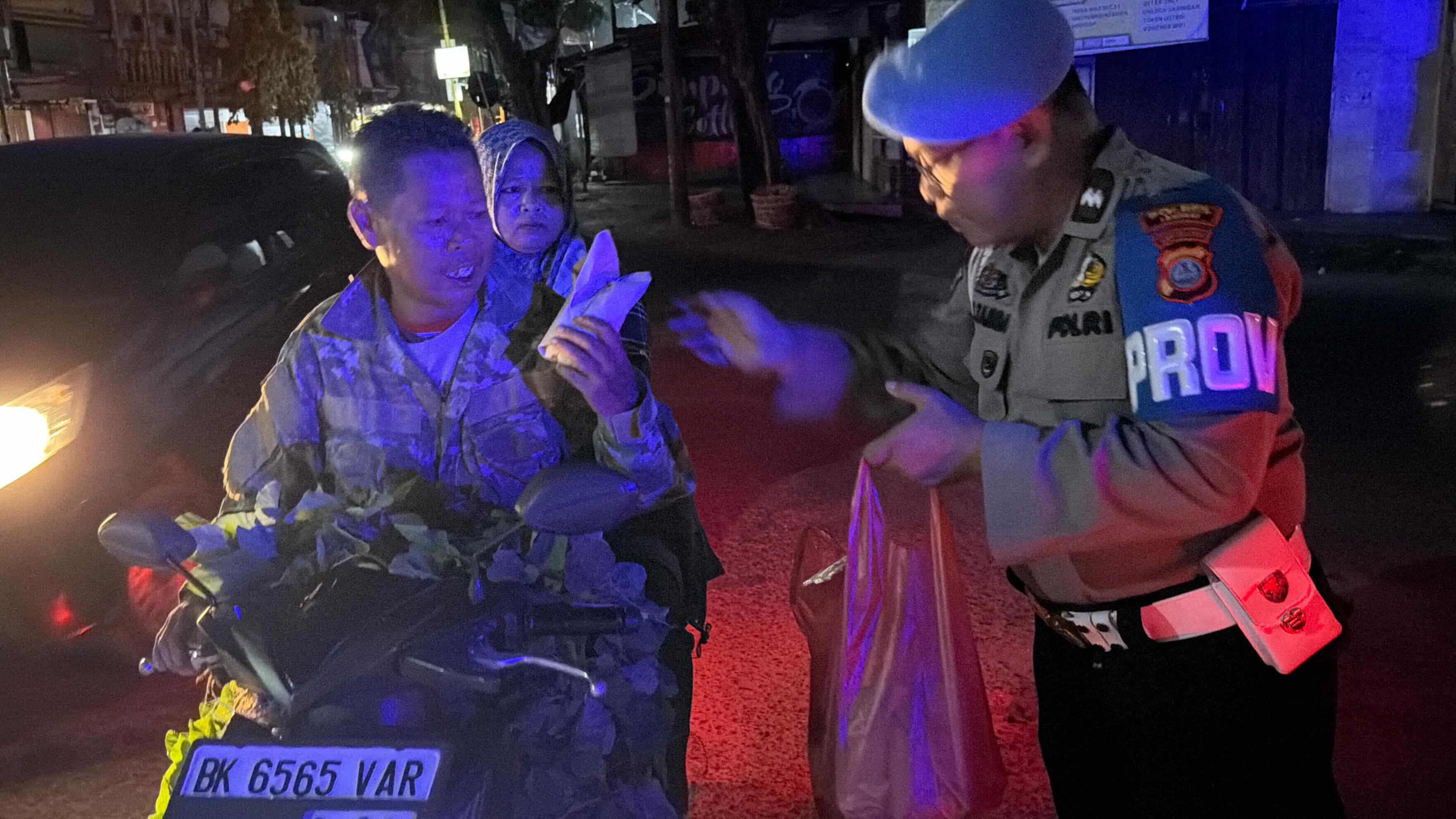 Hari Ke-11 Ramadhan, Polres Langkat Gelar Sahur On The Road dan Safari Subuh, Kapolres Sampaikan Pesan Kamtibmas