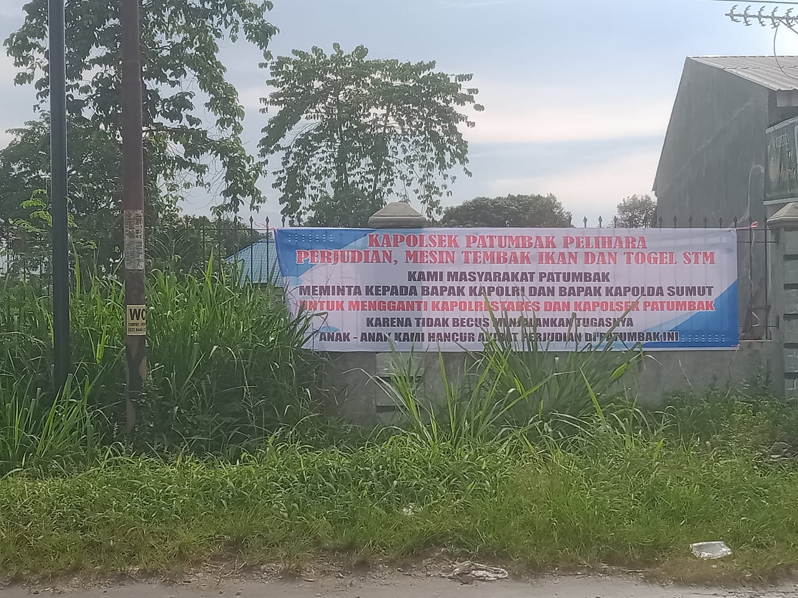 Wow!! Beredar Video dan Spanduk di Patumbak Terkait Perjudian, Minta Kepada Kapolri dan Kapolda Ganti Kapolsek Diduga Terima Setoran