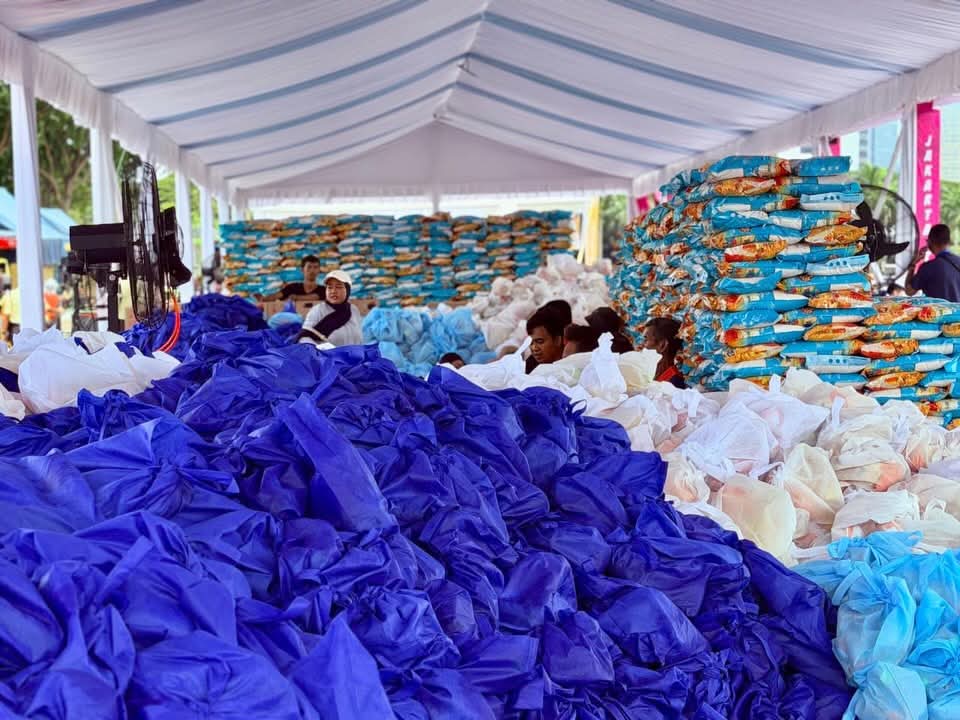 Presiden Prabowo Gelar Bazar Rakyat di Monas, Ajak Warga Rayakan Idul Fitri dalam Kebersamaan