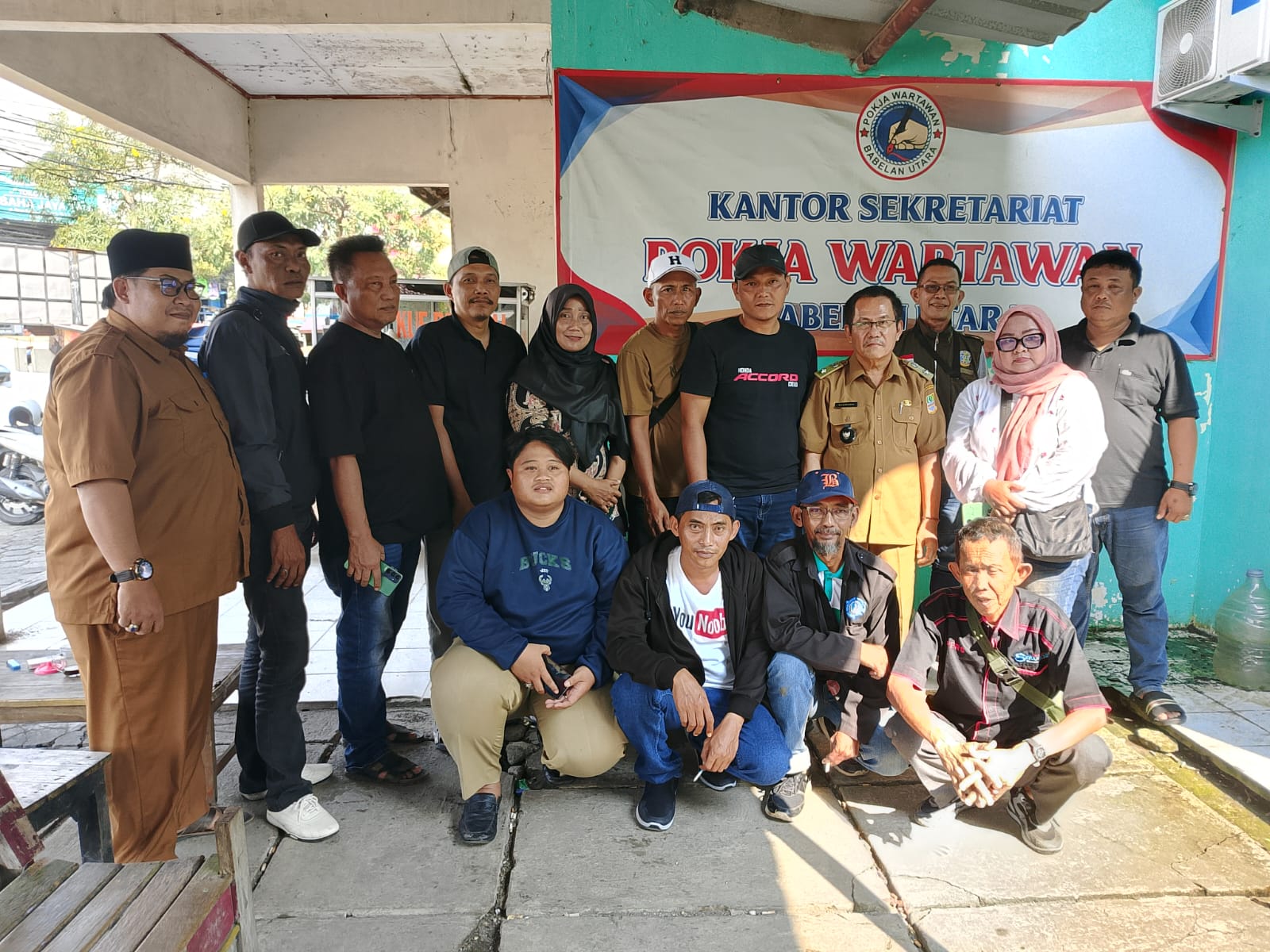 Kades Kedung Pengawas Jalin Silaturahmi dengan Pokja Wartawan Babelan Utara